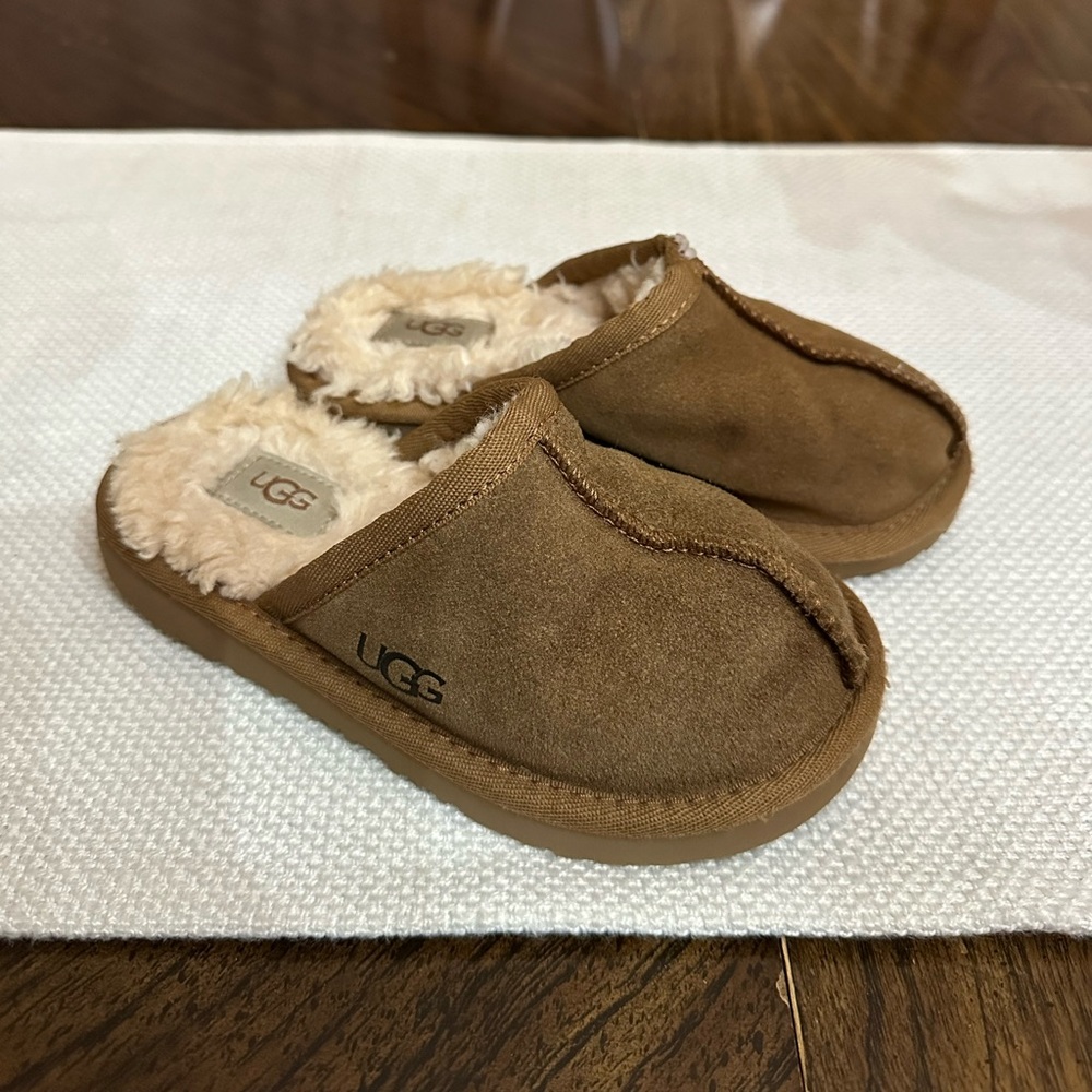 Kids UGG slippers (size 10)